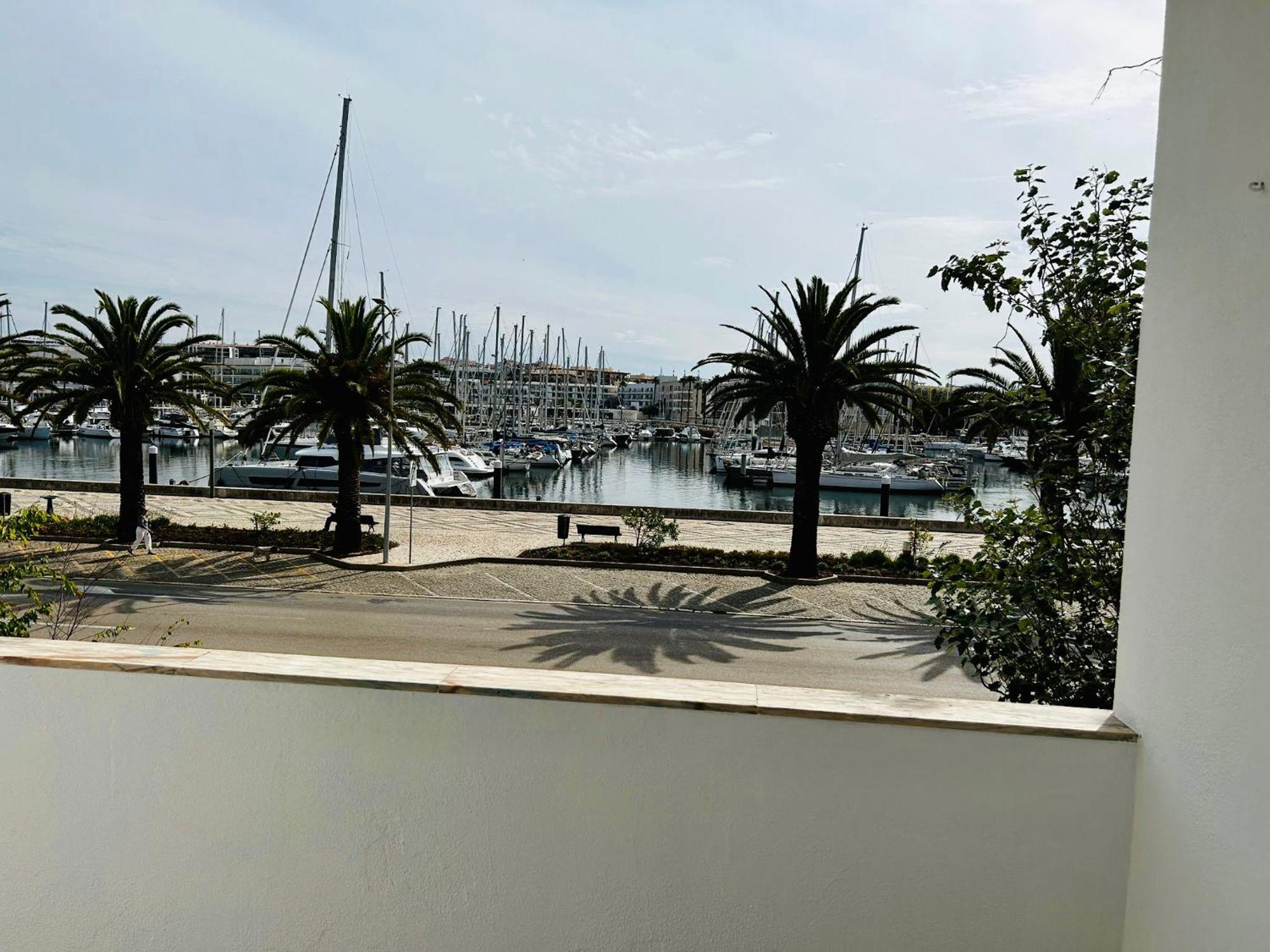 Marina View Near Beaches And Shops Apartamento *